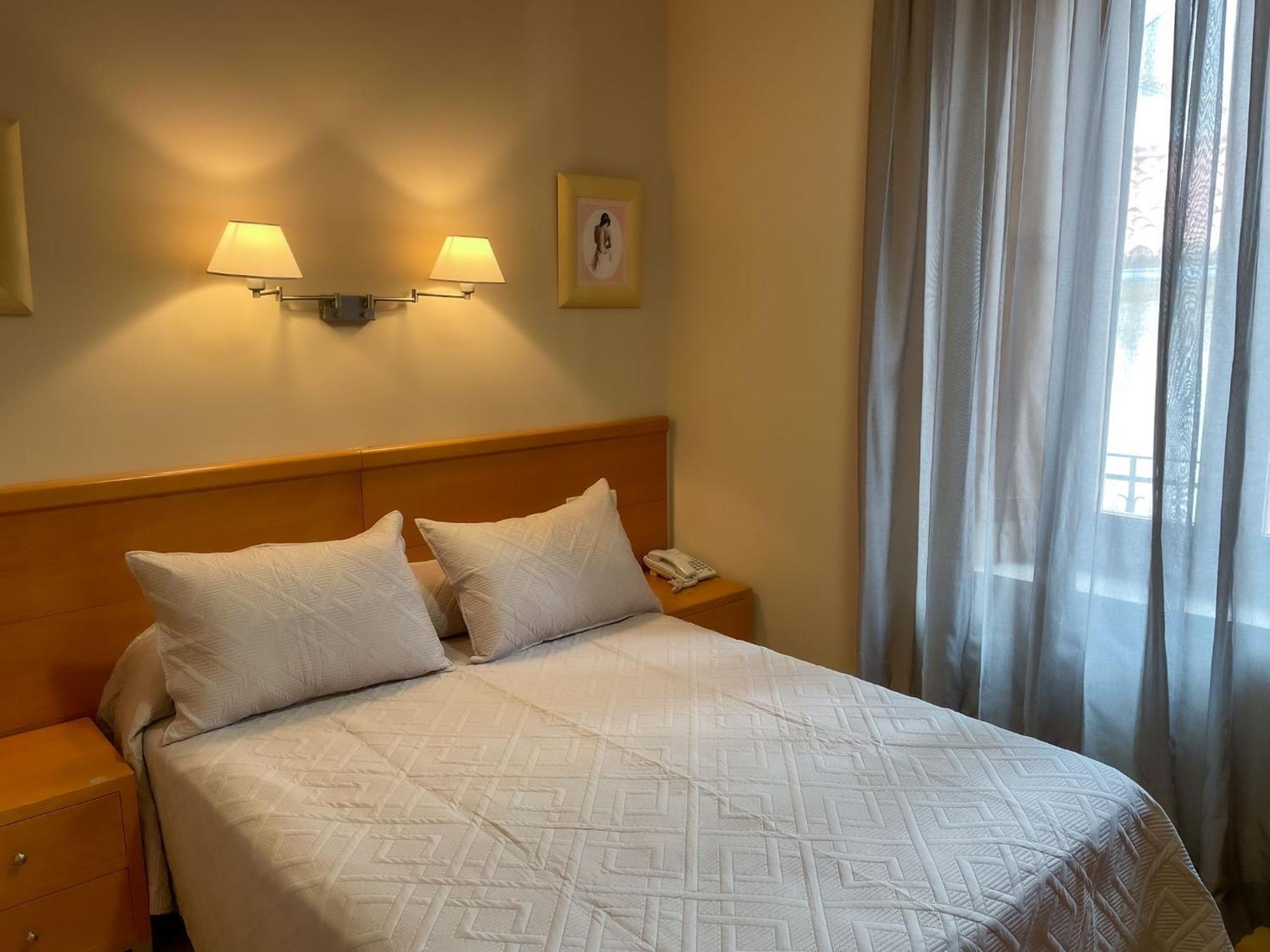 Hotel Castilla Касерес Экстерьер фото