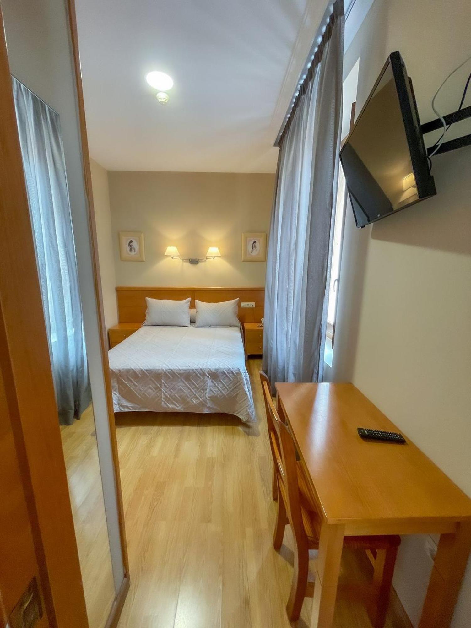 Hotel Castilla Касерес Экстерьер фото
