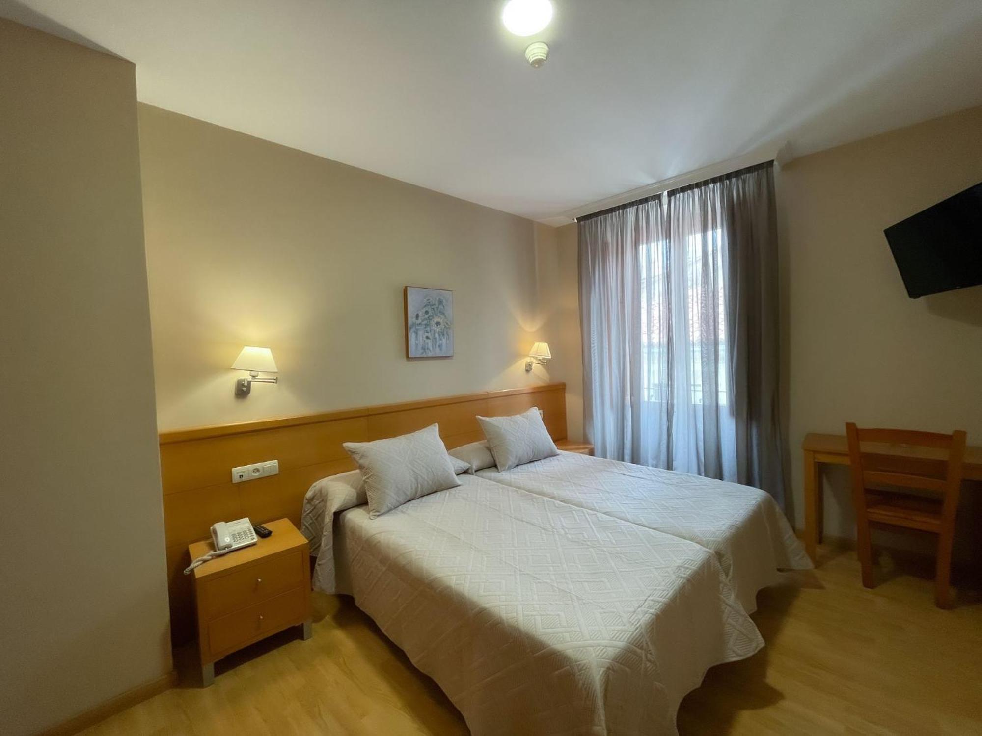 Hotel Castilla Касерес Экстерьер фото