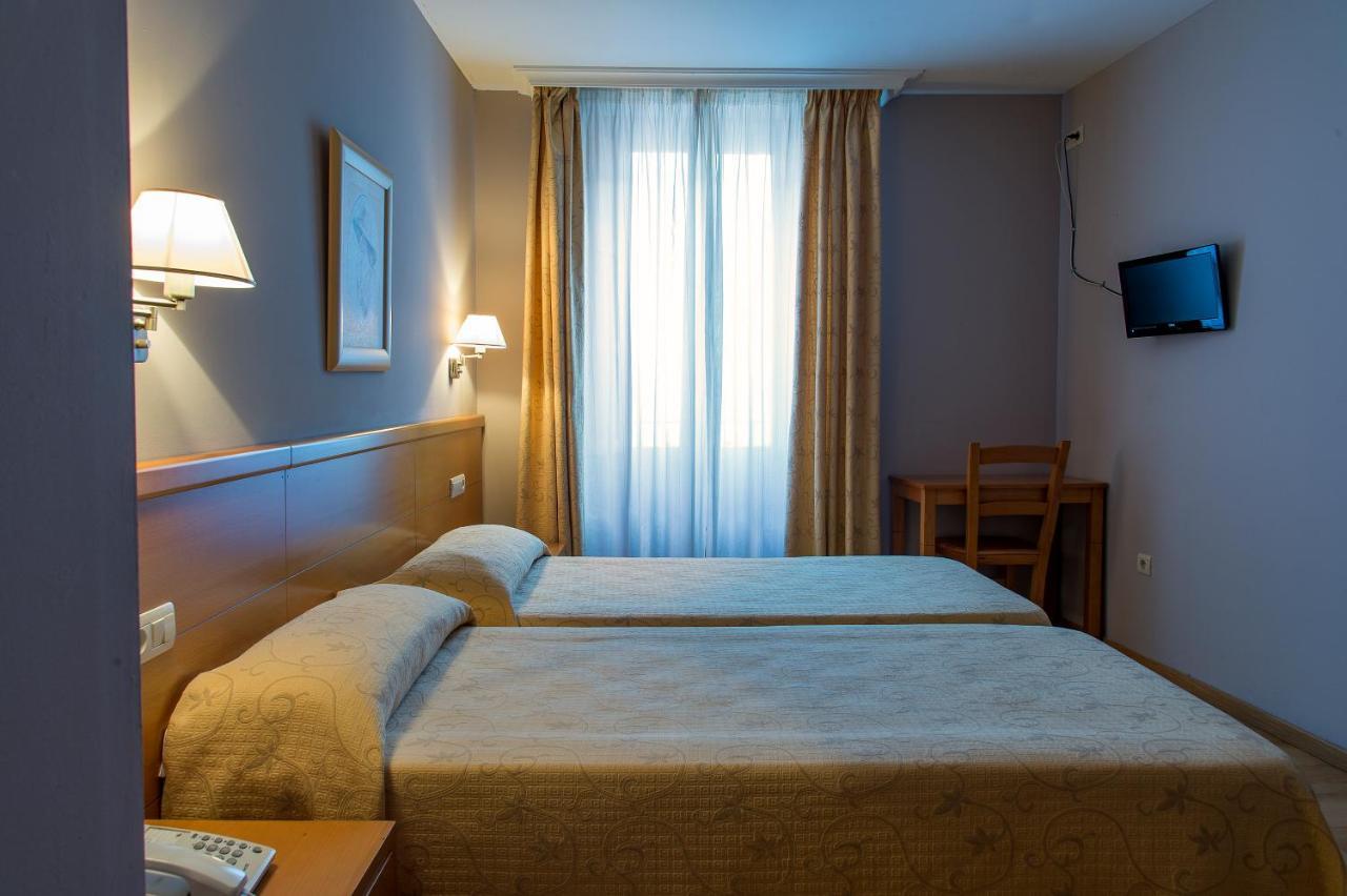 Hotel Castilla Касерес Экстерьер фото